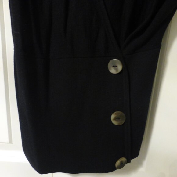 LE CHATEAU black deep v-neck short sleeve sweater top - Picture 5 of 9
